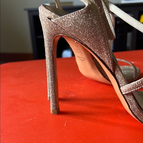 Stuart Weitzman Glittering Gold Heels - Picture 3 of 4